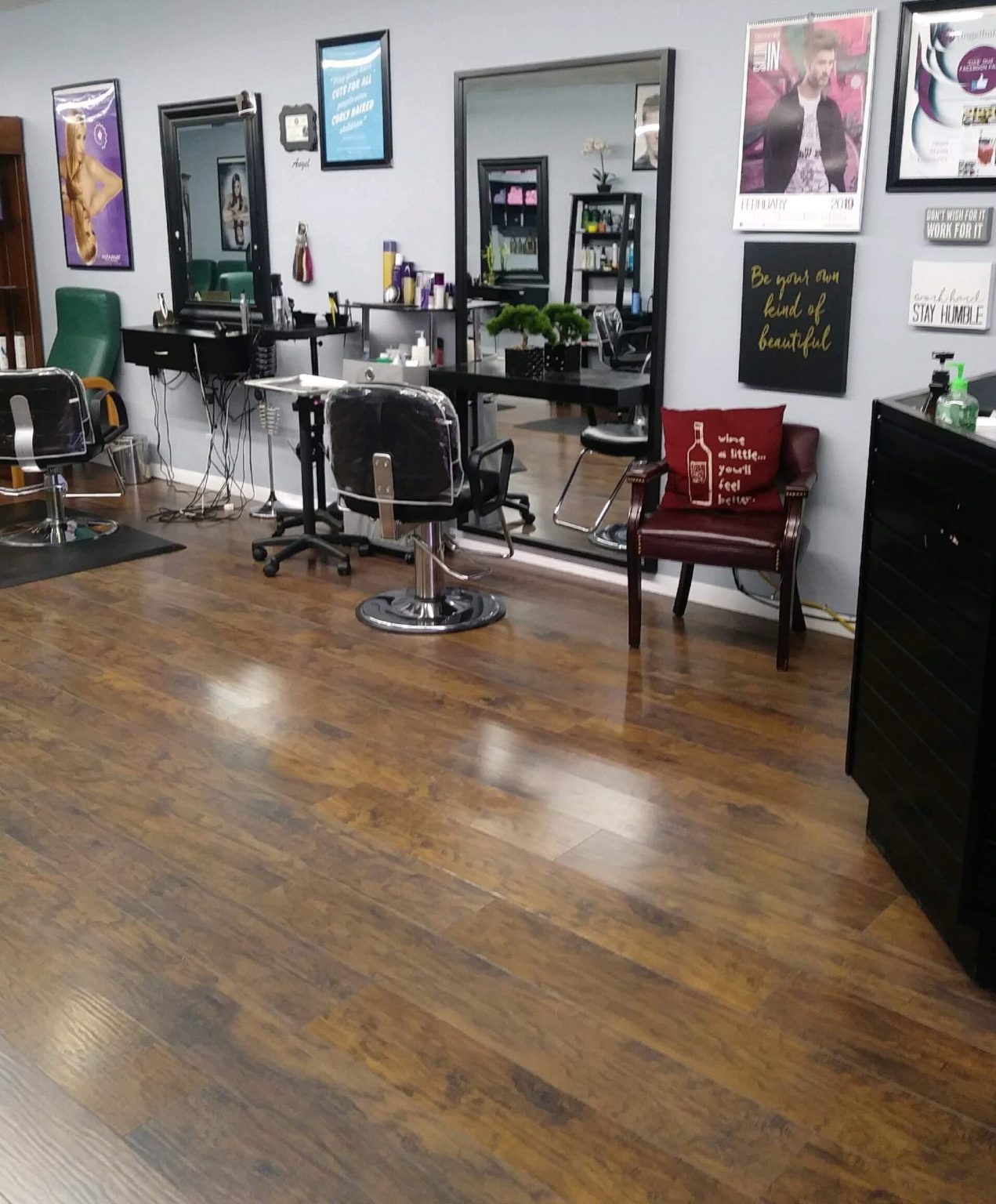 Daily Salon Rental Space in Up & Coming San Antonio Salon | ShearShare